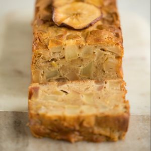 Warm Apple Cinnamon Cake